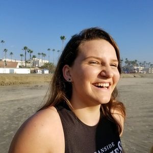 Meet your Posher, Abbey